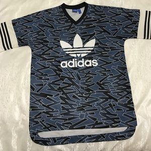 adidas originals jersey shirt (near new condition)
